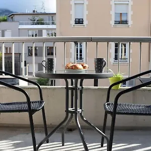 studio-championnet-piscine-balcon-haut-confort.hotels-rhonealpes.com/